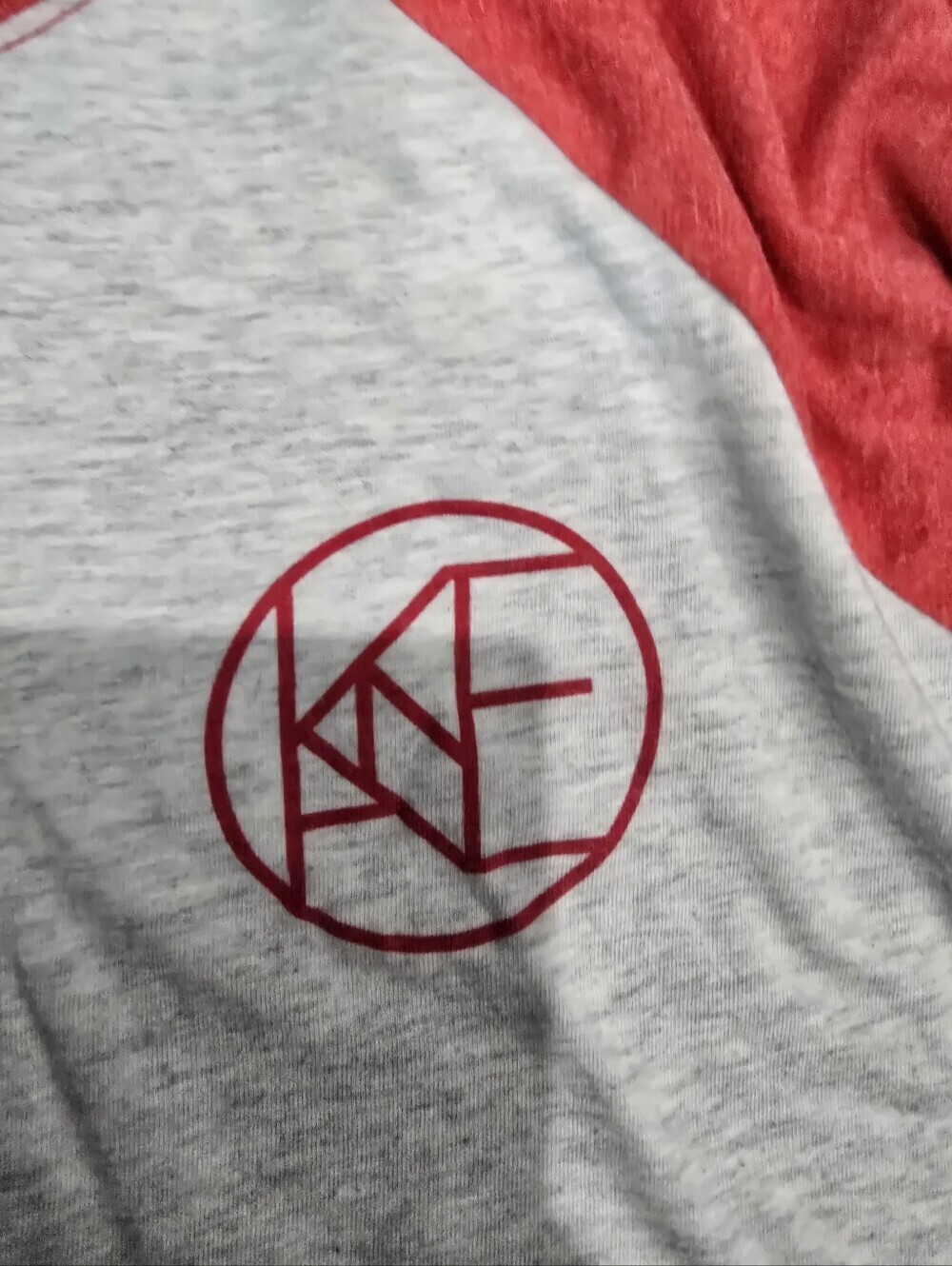 Kane Brown Heather Gray & Red Raglan Baseball Tee Tour Merch Size L - Picture 2 of 5